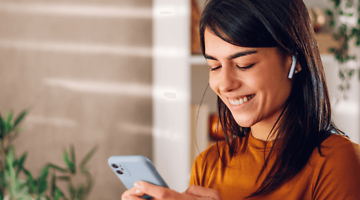 How do mobile applications support online store sales?